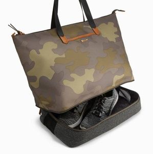 Stella & Dot Crush It Gym Bag